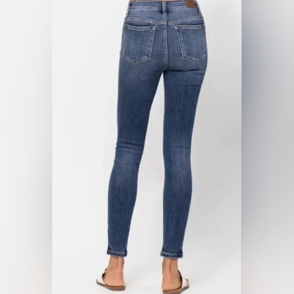 Judy Blue Mid Rise Jeans Style 82252